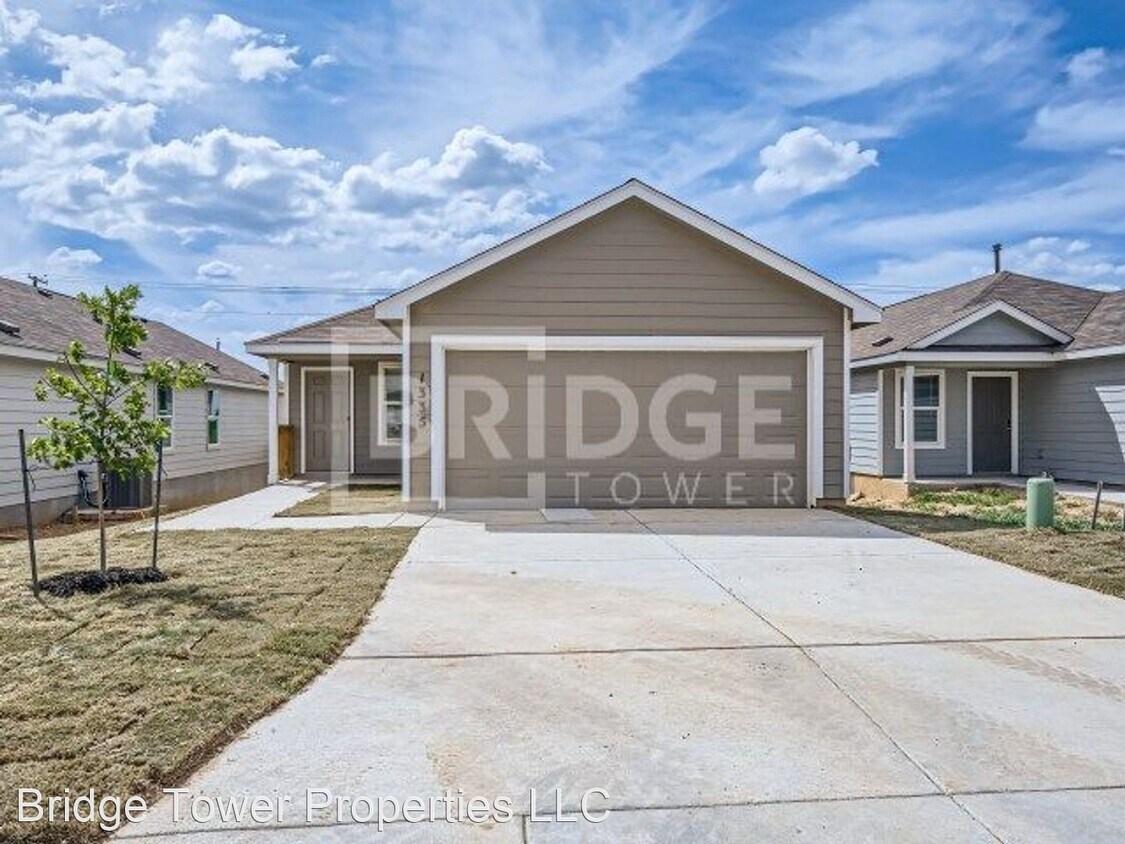 Primary Photo - 3 br, 2 bath House - 1335 White Willow
