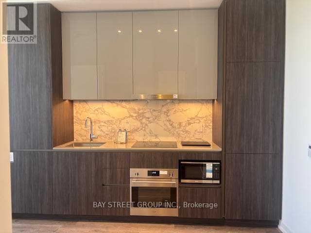 Building Photo - 8 Interchange Wy