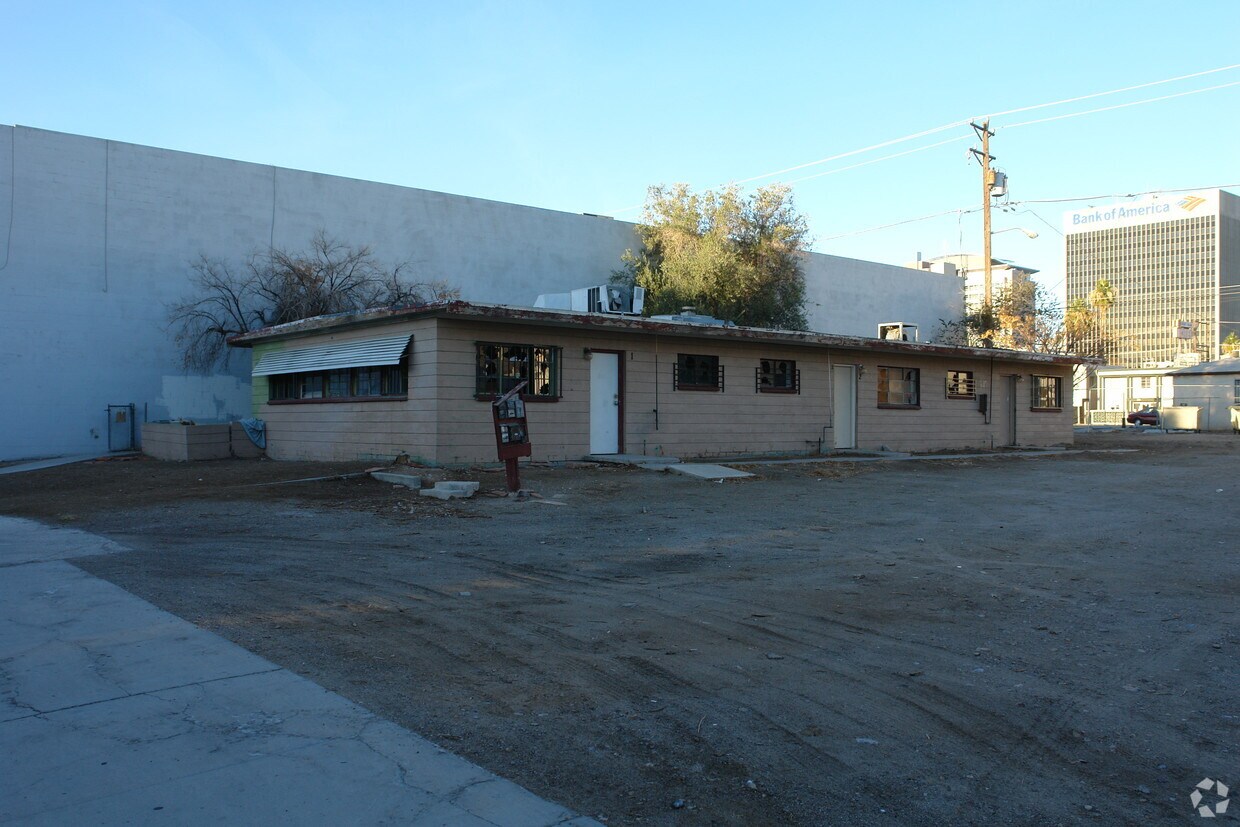 Primary Photo - 206-210 S 7th St