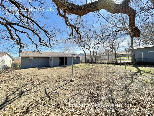 Building Photo - 1708 Ellington Dr