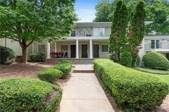 Building Photo - 866 Briarcliff Rd NE