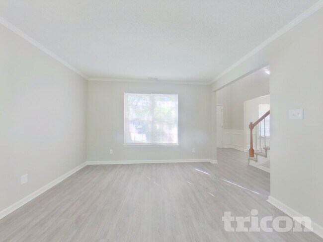 Building Photo - 235 Chattaroy Dr