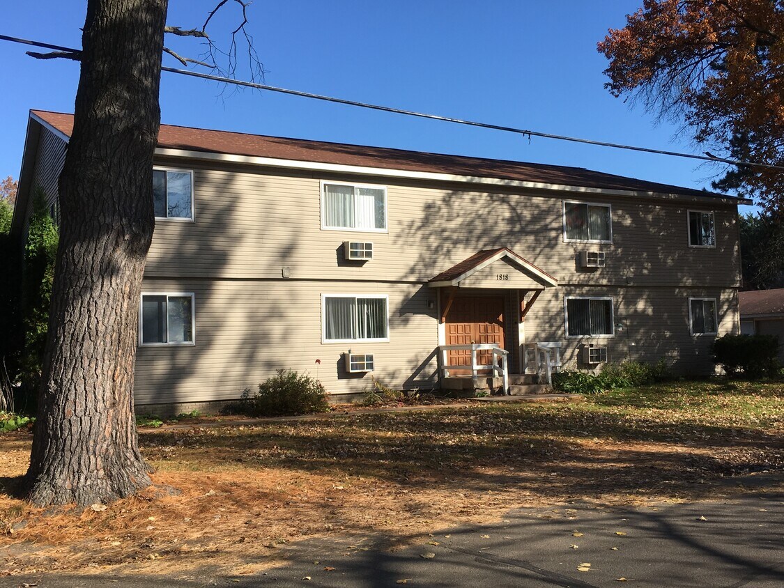 Primary Photo - 1810-1818 Bloedel Ave