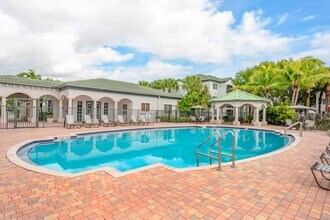 Palm Trace Landings Apartments Photo