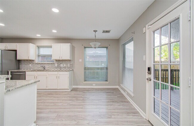 Foto del edificio - Village Park Drive, Missouri City, TX 77489 - 5 BR 2.5 BA single-family home