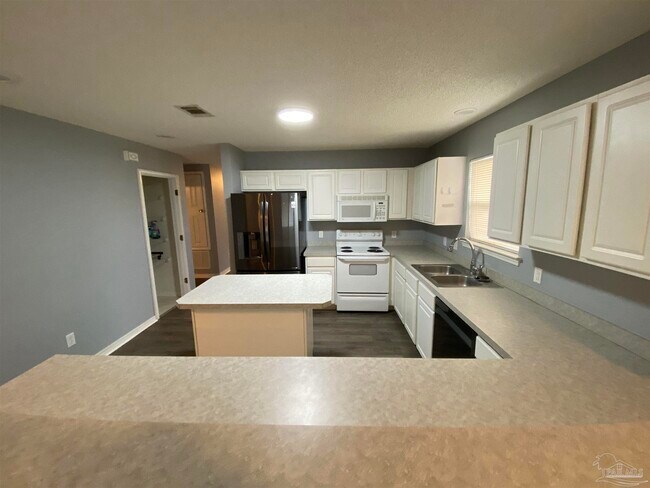 Foto del edificio - 10340 Chinaberry Ct