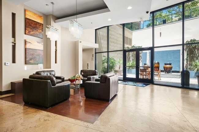 Building Photo - 530 K St #316