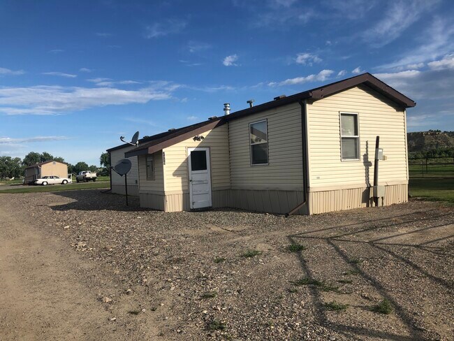 Building Photo - 2910 N 17th Rd