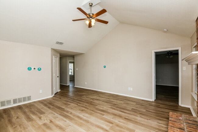 Foto del edificio - 1354 Gainsborough Way