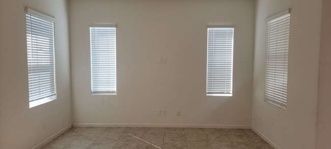 Foto del edificio - Adorable 3 bedroom 2.5 bath home in West S...