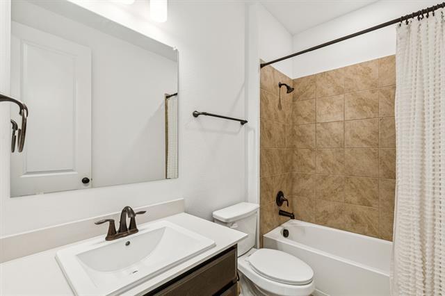 Foto del edificio - 3221 Taunton Wy