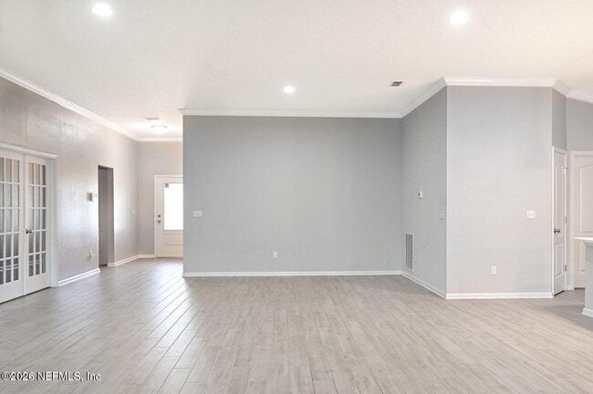 Foto del edificio - 353 Ponderosa Dr