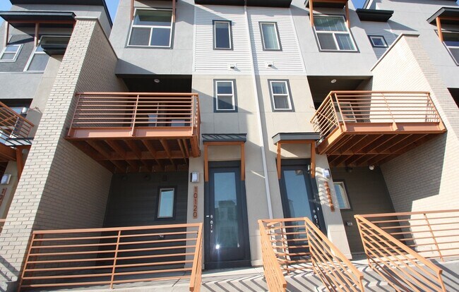 Building Photo - 10120 Belvedere Lp