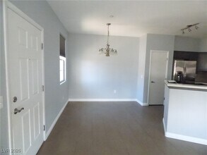 Building Photo - 50 Aura de Blanco St