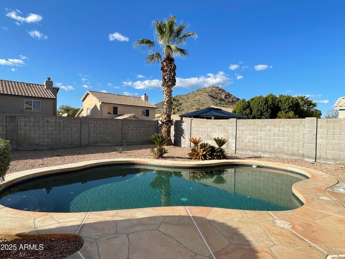 Foto principal - 1702 E Blackhawk Dr