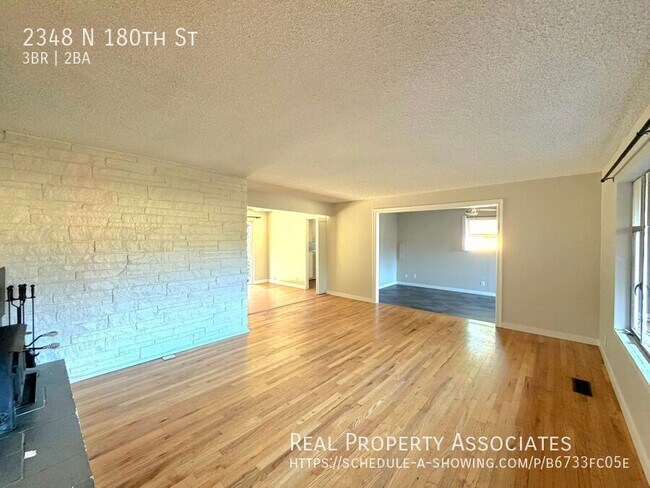 Foto del edificio - 2348 N 180th St