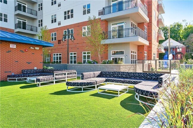 Foto del edificio - 30 Southfield Ave