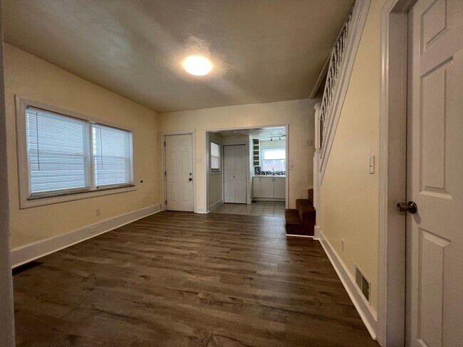 Building Photo - 3 Bedroom Home for Rent