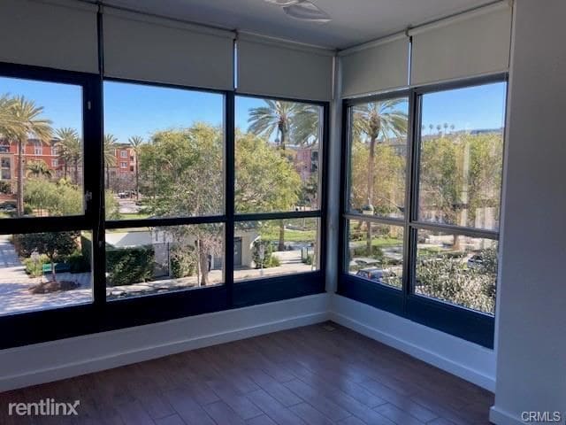 Building Photo - 2 br, 2 bath Condo - 13045 Pacific Promena...