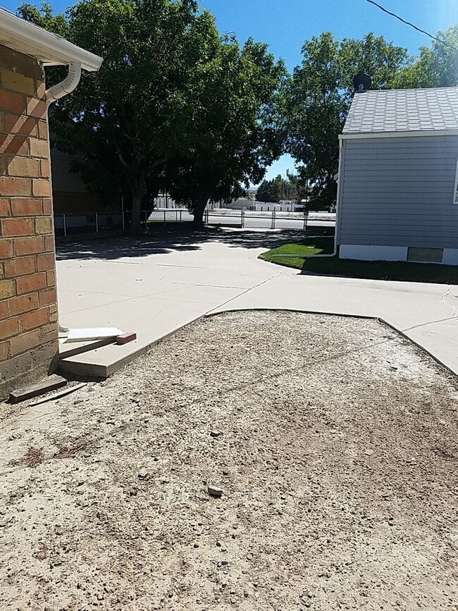 Building Photo - Available Now! Call our office to set up a...