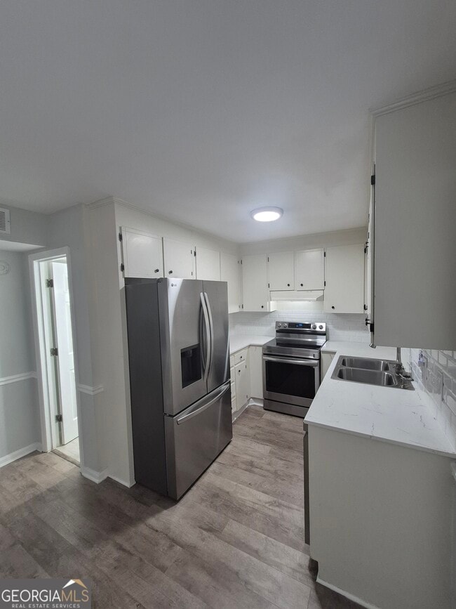 Building Photo - 185 Springdale Ct