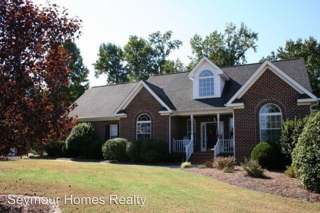 Primary Photo - 4 br, 3 bath House - 200 Clay Brook Drive