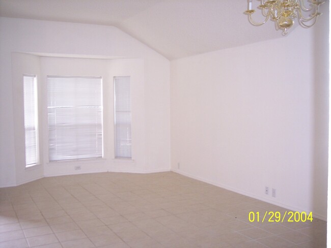 Foto del edificio - ***Great Location-GREAT PRICE !!!***