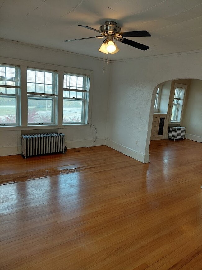 Building Photo - 4552 W Wells St