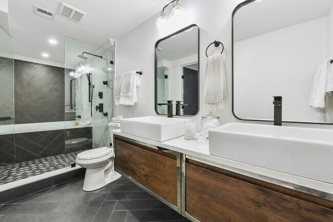 Foto del edificio - 642 E 7th St