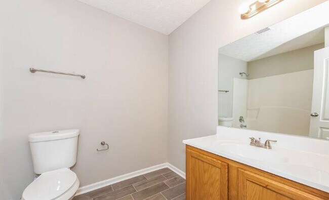 Building Photo - 536 Dove Way