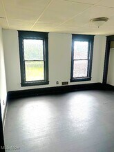 Building Photo - 471 S 4th St