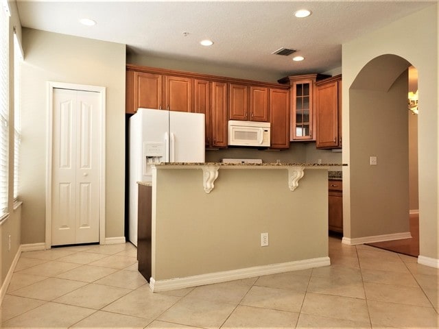 Building Photo - 3004 Pointeview Drive