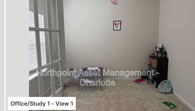 Foto del edificio - 3053 Streamside Dr