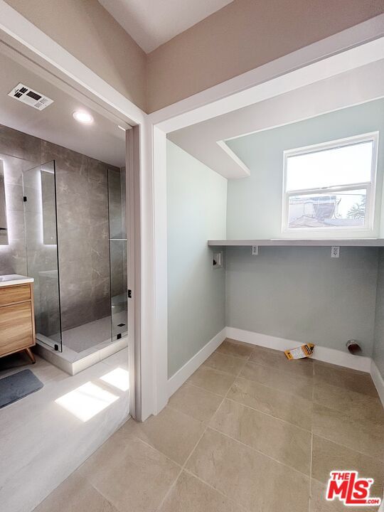 Building Photo - 713 Devirian Pl