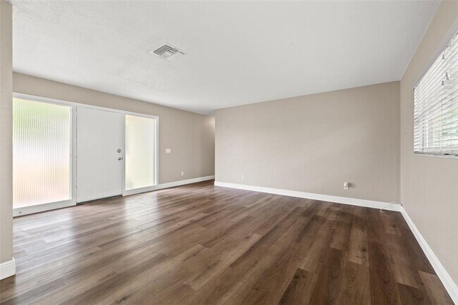 Foto del edificio - 800 Pasadena Ave S