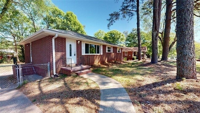 Foto del edificio - 8 Larose Dr SW