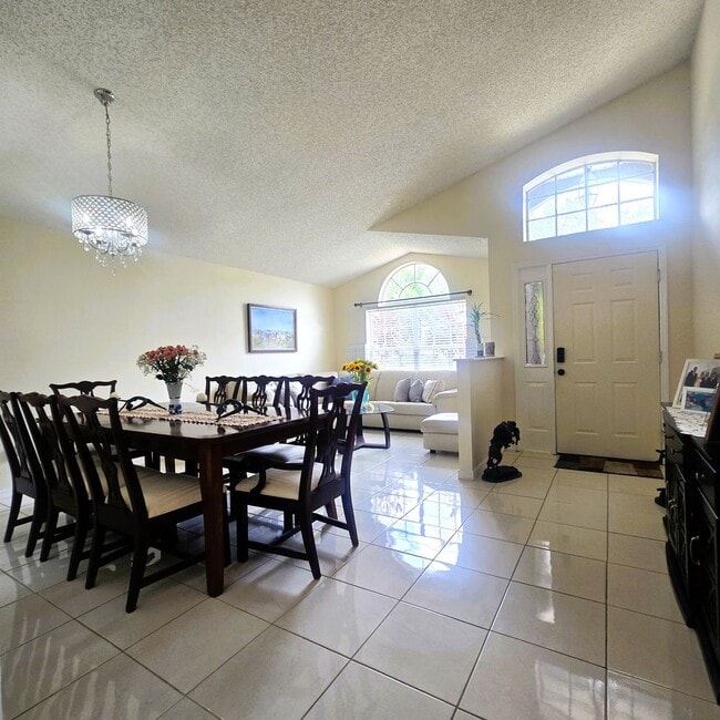 Building Photo - 3 Bdrm 2 Bath With Office in Waterford Lak...