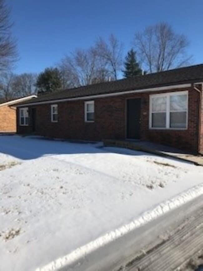 Building Photo - 2603 Eastview Dr