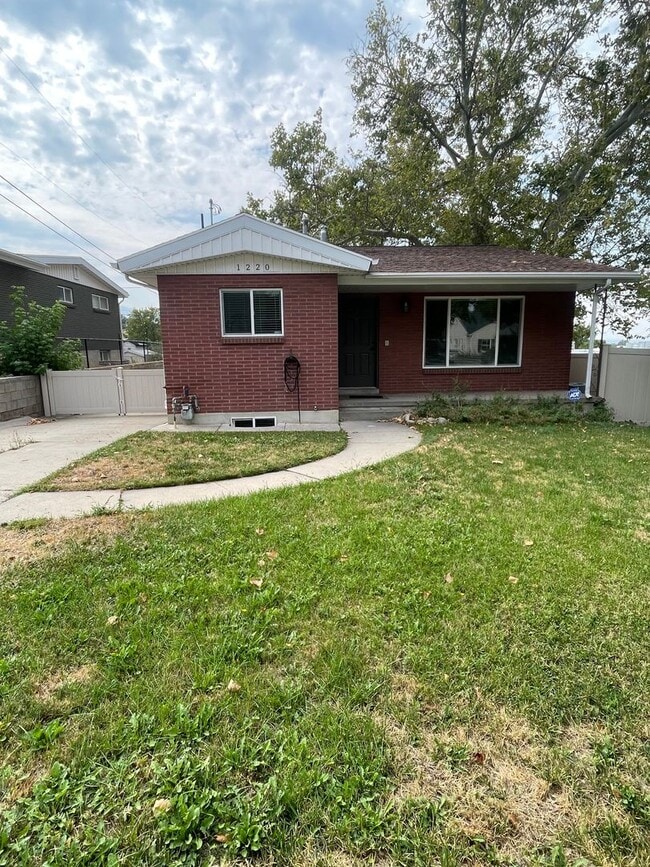 Building Photo - 1220 E 1300 S