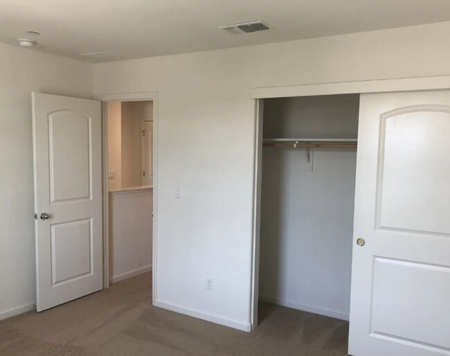 Building Photo - 2557 Lacey Ann Ave
