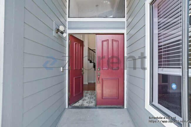 Building Photo - 740 Hollyhock Dr