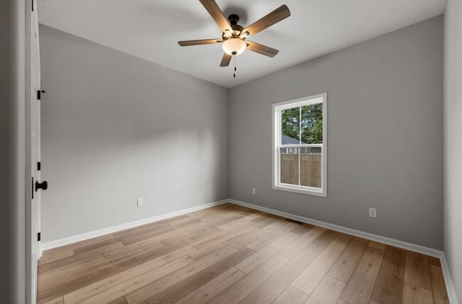 Building Photo - 609 Mayes Ln