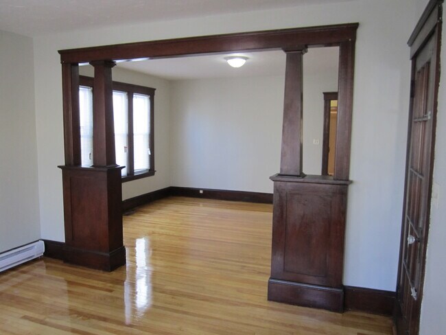 Foto del edificio - 216 Ingleside Ave