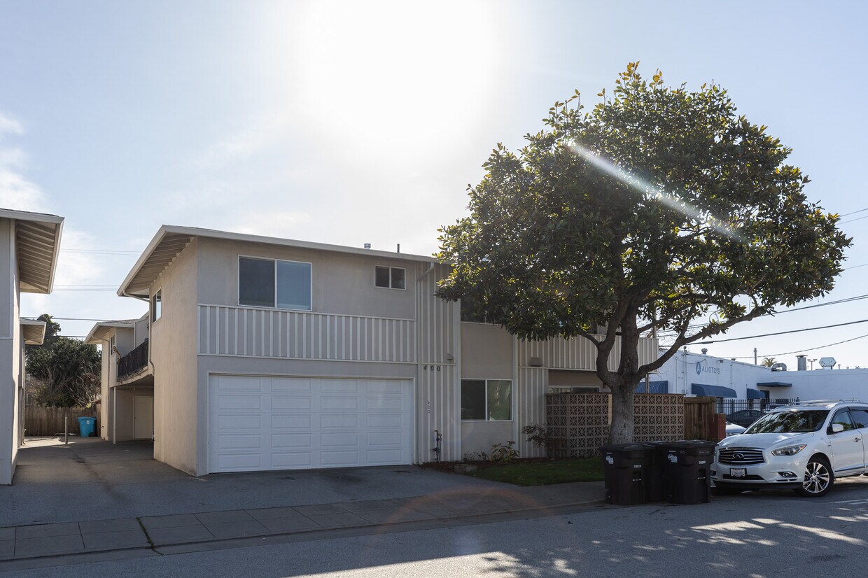 Primary Photo - 400 Studio Cir