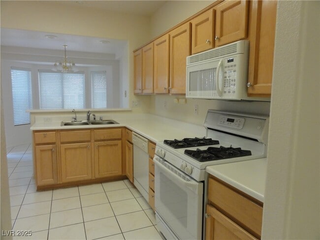 Foto del edificio - 2730 Darby Falls Dr