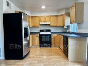 Building Photo - 10633 Aristocrat Ct