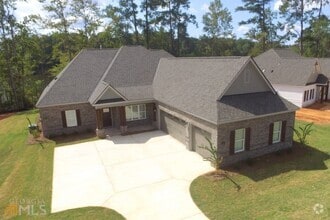 Building Photo - 417 Lakeview Way