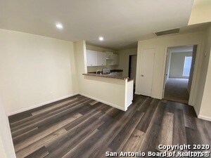 Building Photo - 5607 Lakebend W Dr