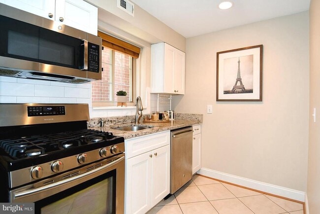 Foto del edificio - 718 Park Rd NW