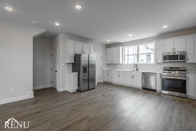 Building Photo - 5745 Sofias Cir